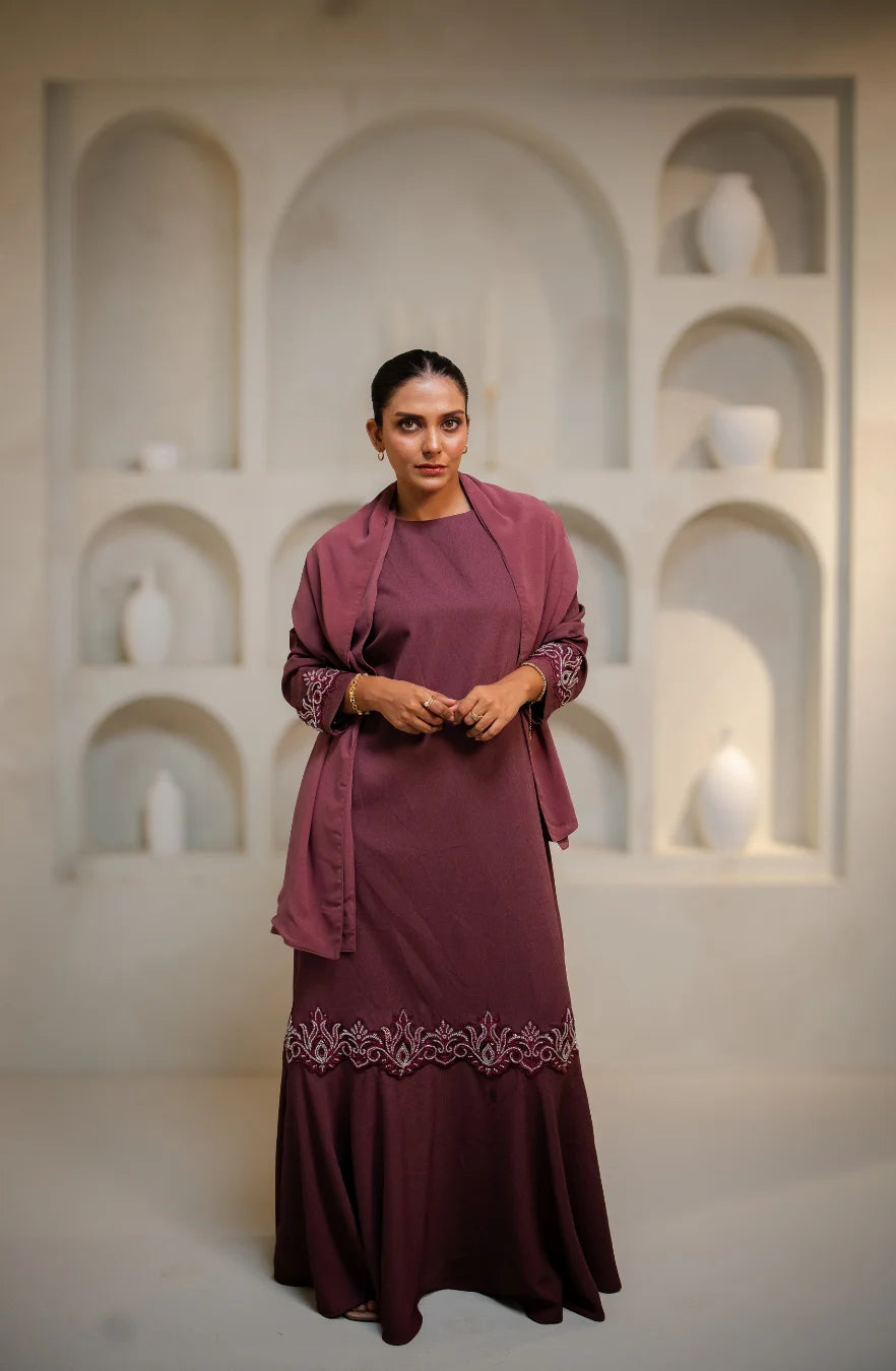 Sareen - Embroidered Abaya Set
